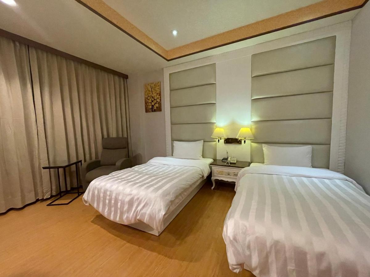 Wenpin Hotel - Pier 2 Kaohsiung Zewnętrze zdjęcie